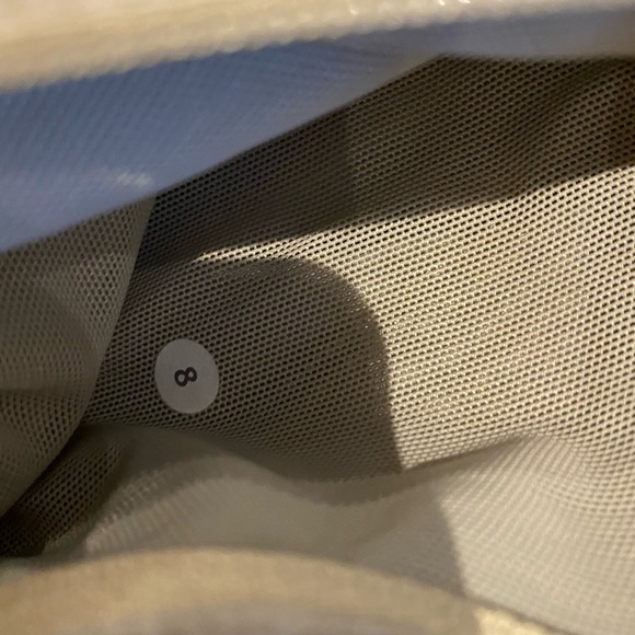 Lululemon Run Jacket - White, Lined with hood and a ton of pockets - size 8 - Picture 8 of 15